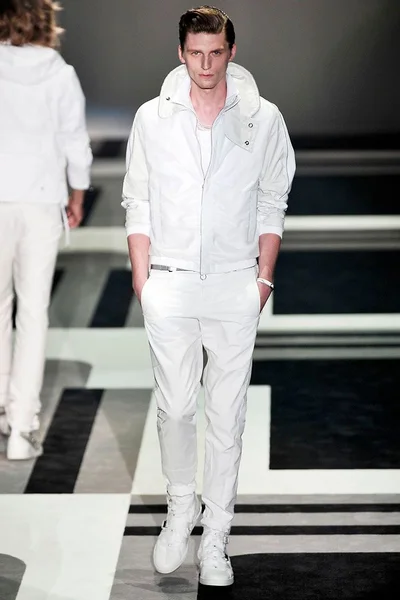 Look 14